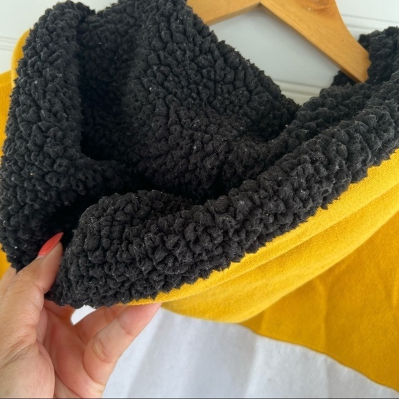 PINK Victoria Secret sherpa Hoodie Size Small - Picture 5 of 9